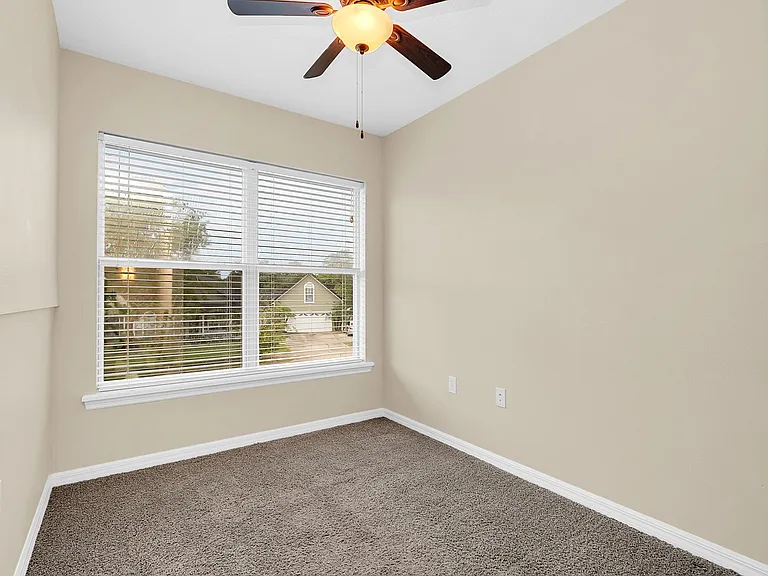 1422 Saffron Trl — Photo 22