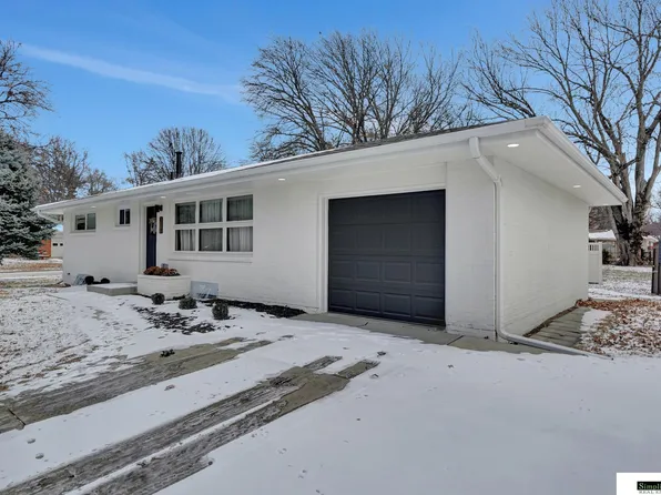 830 N 66th St, Lincoln, NE 68505