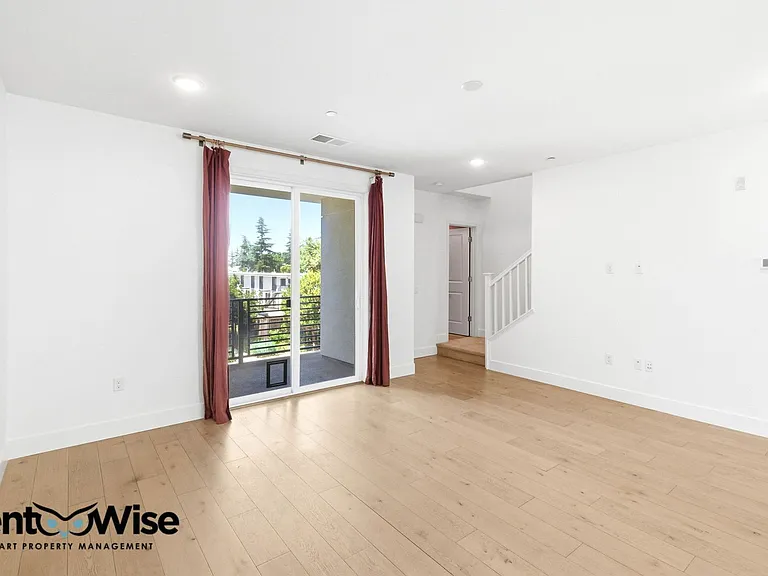 29384 Hub Ln — Photo 5