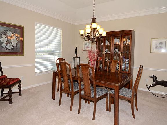 5th image of 2815 N Strathford Ln