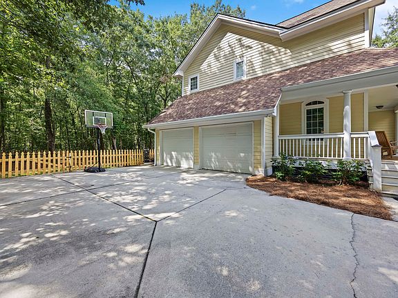 3rd image of 1005 Island Crossing Dr