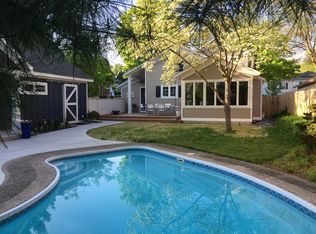 62 Wall St, Douglas, MI 49406