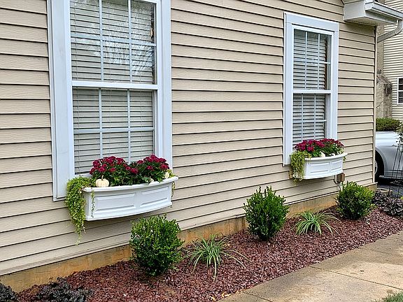 2nd image of 34 Tulip Dr