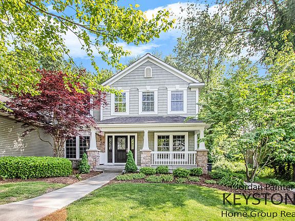 2nd image of 1369 Glen Ellyn Dr SE