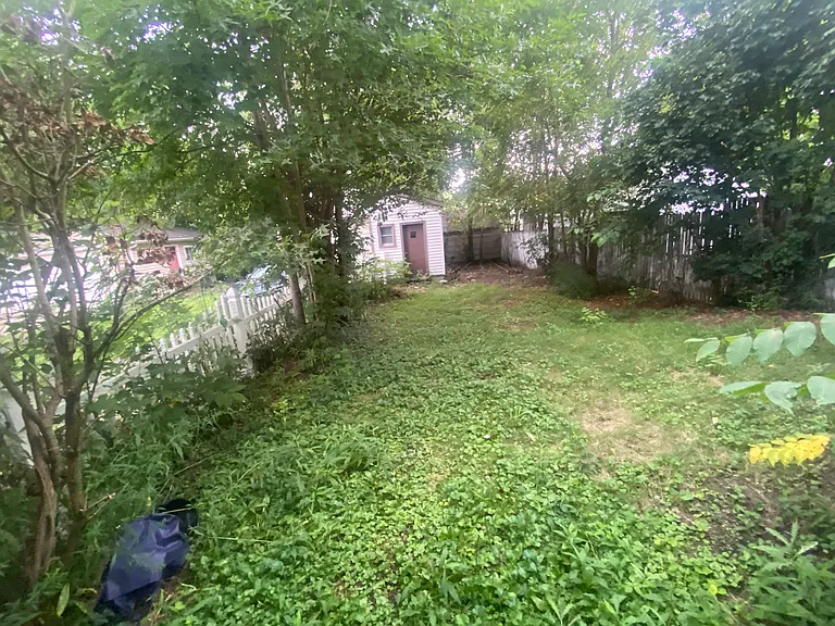1110 Brown St — Photo 11