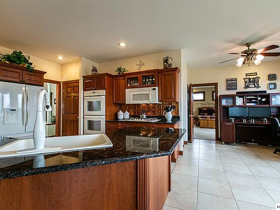 5th image of 9628 Royal Wood Dr
