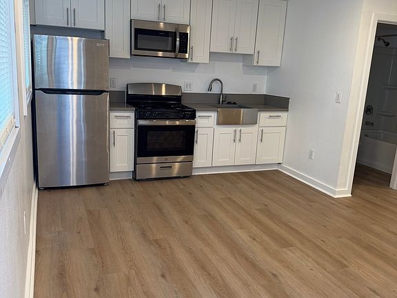 2nd image of 5700 S Budlong Ave #5710