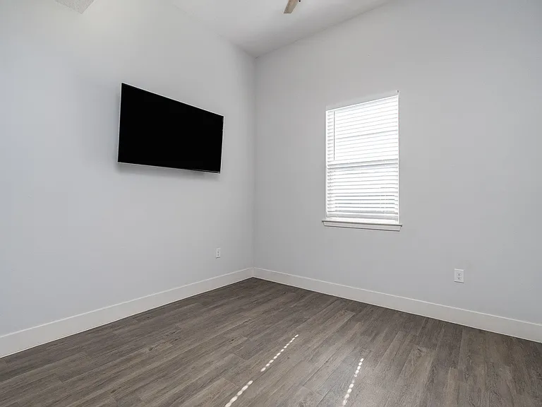 620 Cecelia Ave SE — Photo 18