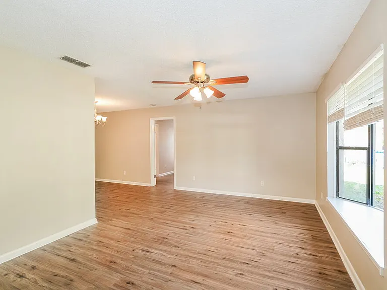 17507 Cranbrook Dr — Photo 4