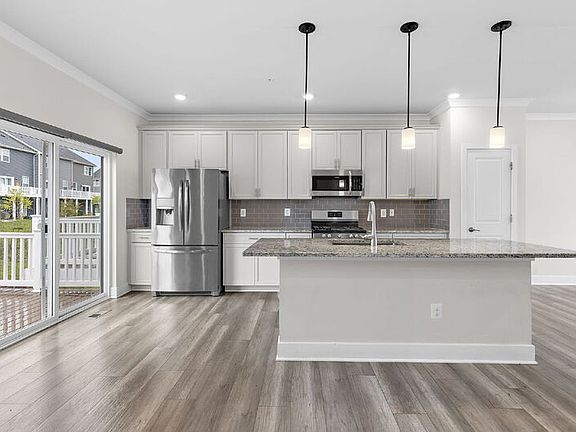 4th image of 7807 Petigru Rd
