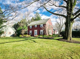 27 Oak Hills Rd, Edison, NJ 08820