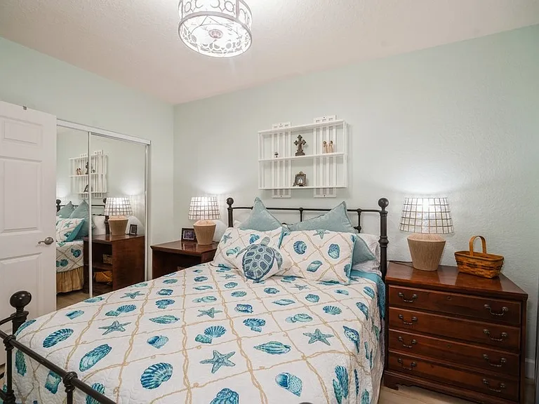 Guest bedroom #3, queen size bed