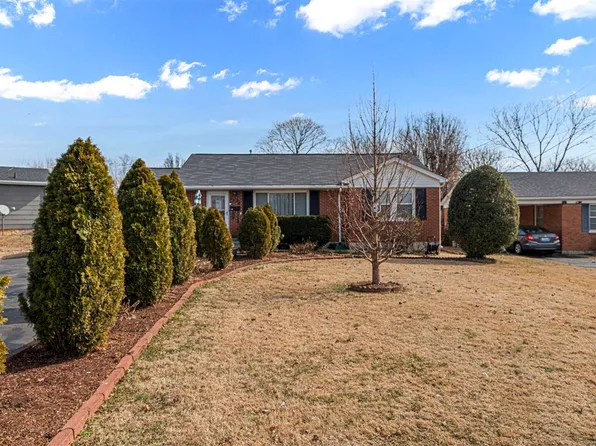1100 Baldwin Dr, Bowling Green, KY 42104