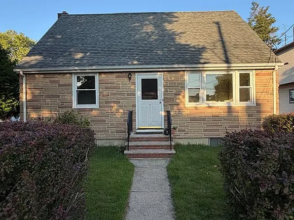 9 Lyon Pl, Staten Island, NY 10314