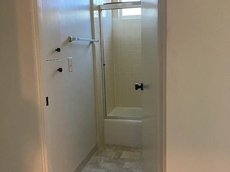 873 Lyndon St — Photo 15