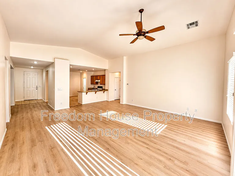 6451 Goodale St — Photo 10