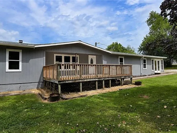 31484 W 327th St, Paola, KS 66071