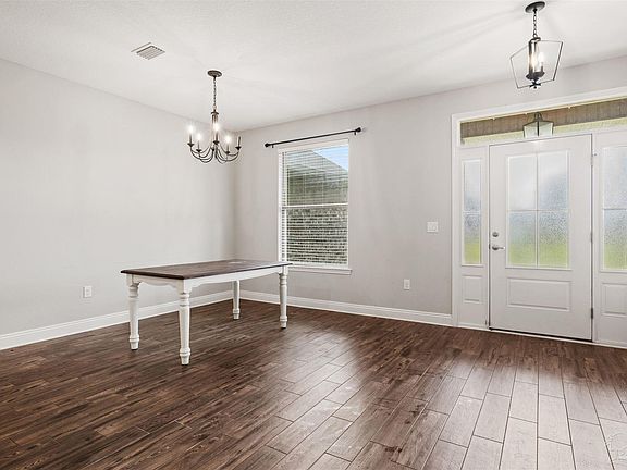5th image of 9122 Tara Cir