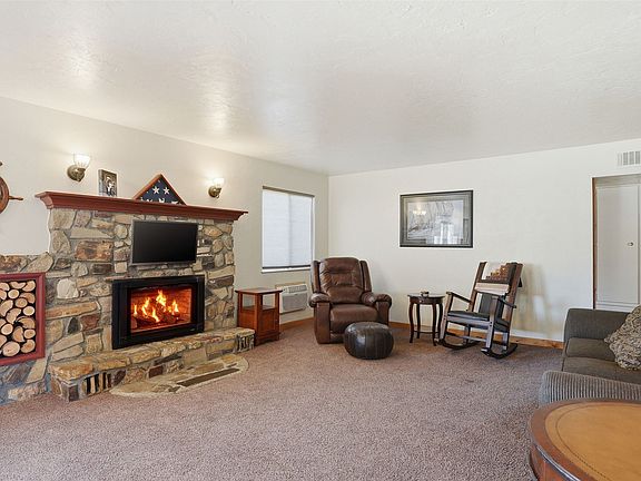 5th image of 67 Bell Ln