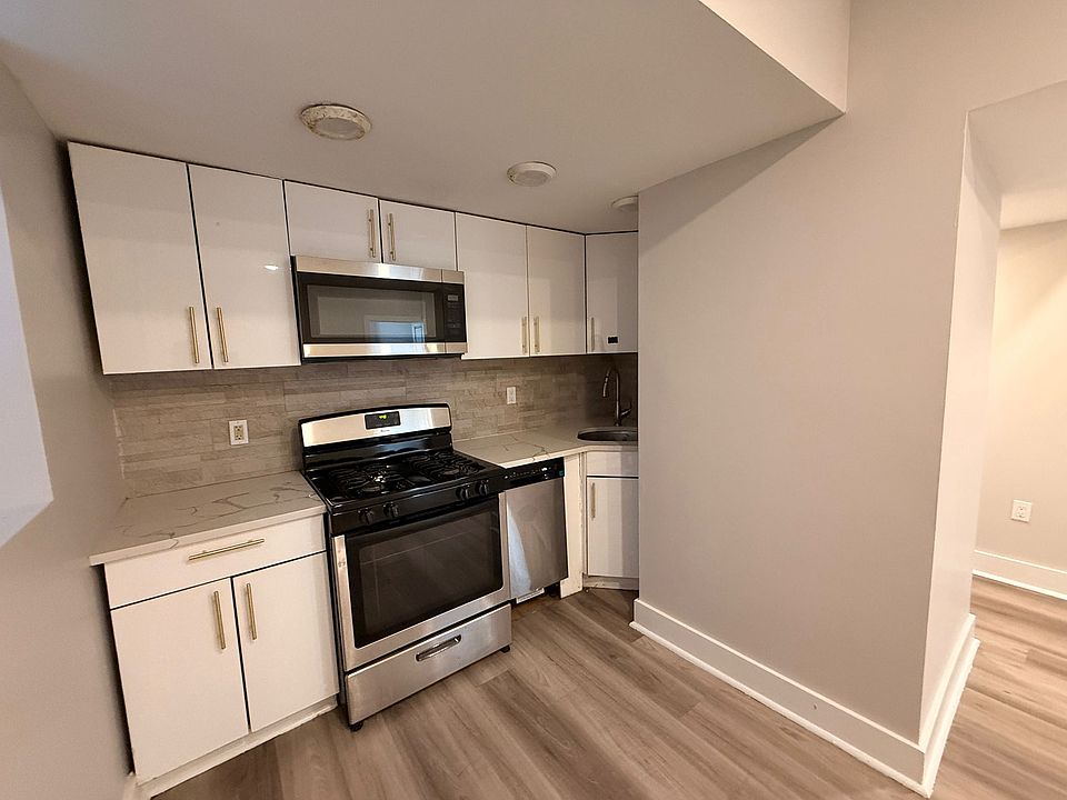 1st image of 234 Jewett Ave #13E