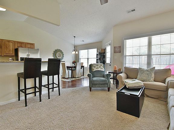 5th image of 8161 Pepperdine Way