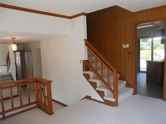 4th image of 32875 Ledge Hill Dr