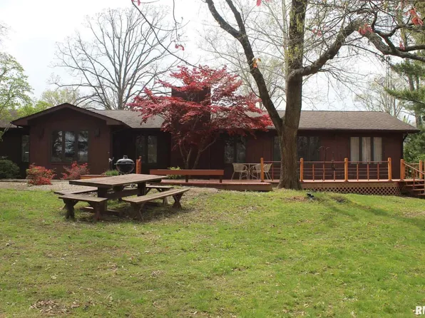 17647 N Old Centralia Ln, Mount Vernon, IL 62864