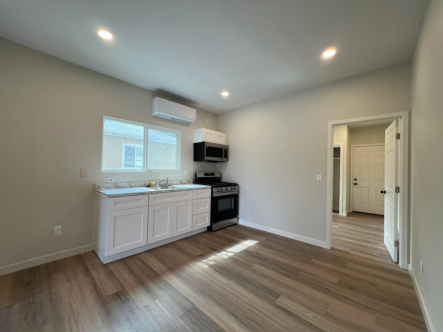 1 bed, 520 sqft, $1,500 — Photo 3