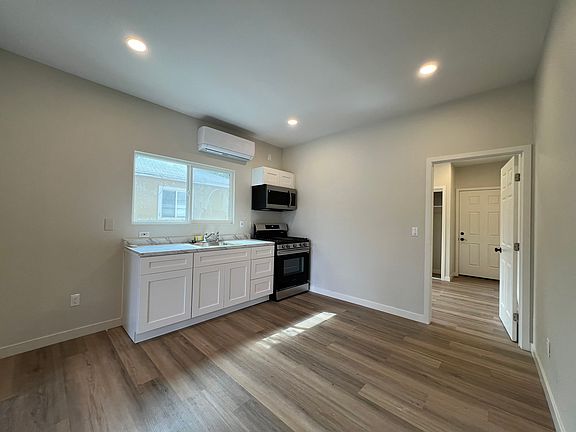 3rd image of 3006 9th St #3008