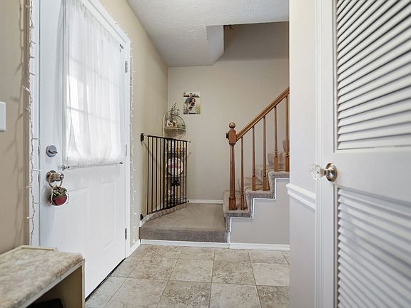 4th image of 1015 Primrose Ln