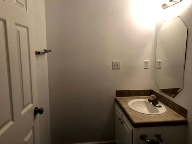 168 Varsity Dr — Photo 18