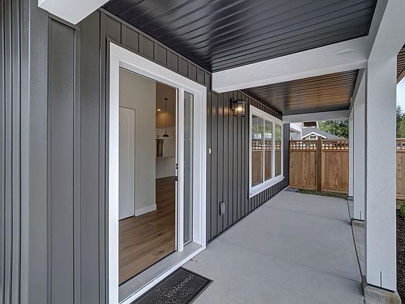 4th image of 1051 Celia Cres