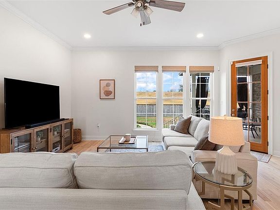 4th image of 31 Hennessey Ct