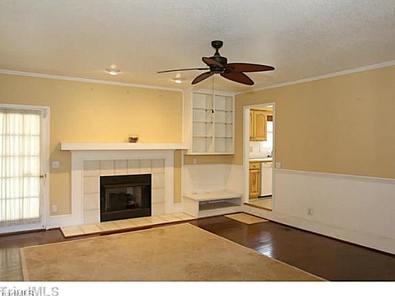 4th image of 309 E Woodland Dr