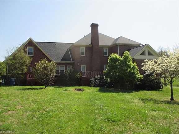 4th image of 144 Warf Way