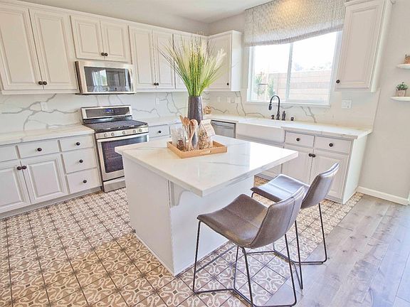 3rd image of 5089 Soprano Cir