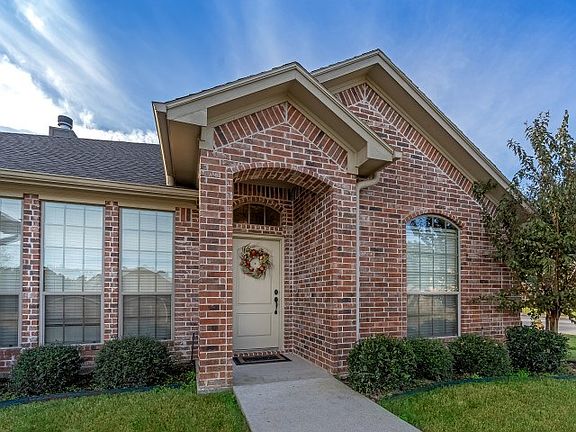 2nd image of 100 Teal Ln