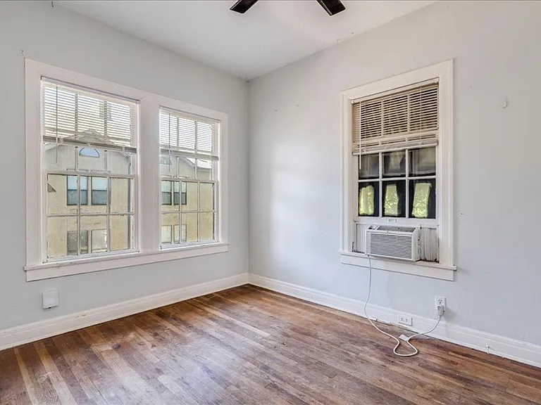 1916 Robbins Pl — Photo 13