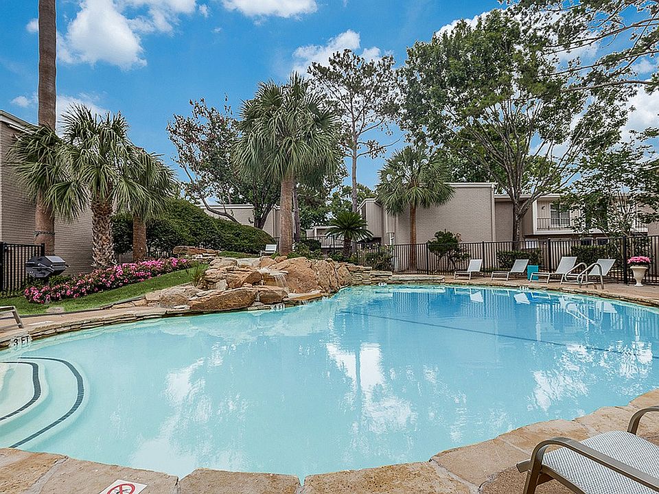 Two Resort-Style Pools | Pool 2