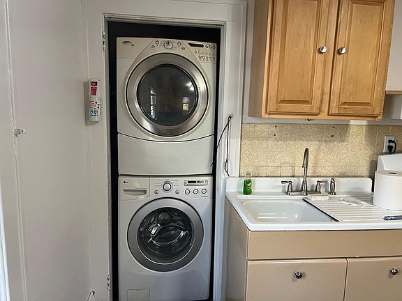 4th image of 19 Coles St Floor 2