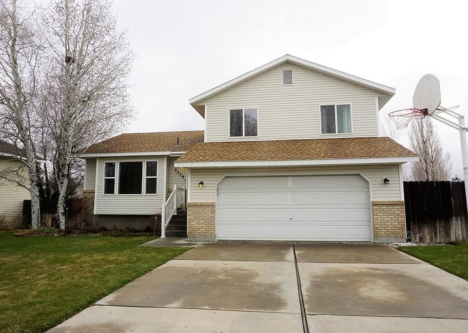 1st image of 3579 Spring Creek Dr
