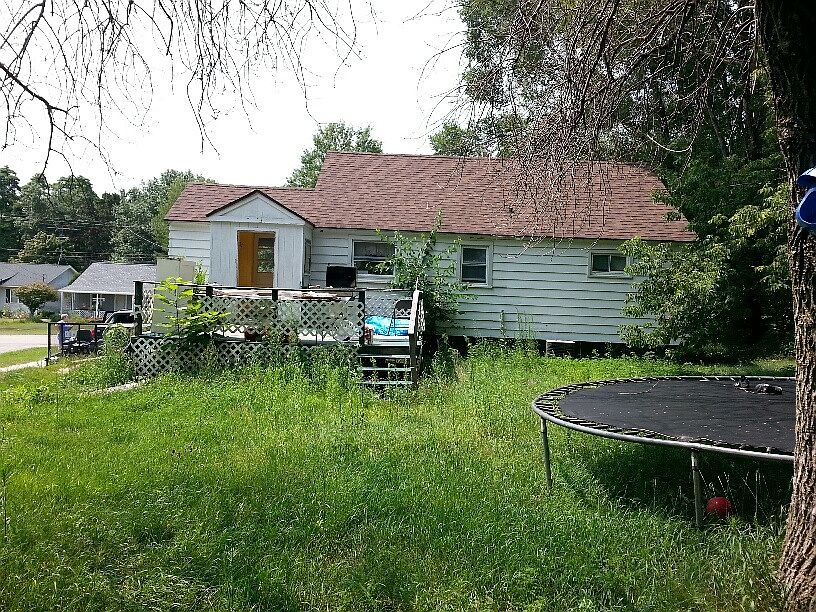 2nd image of 3322 John St
