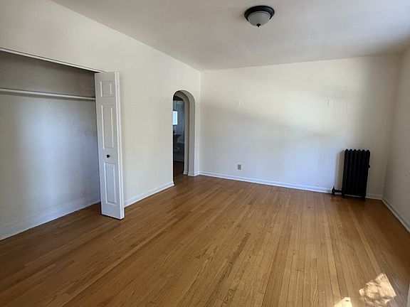 4th image of 4957 N Whipple St