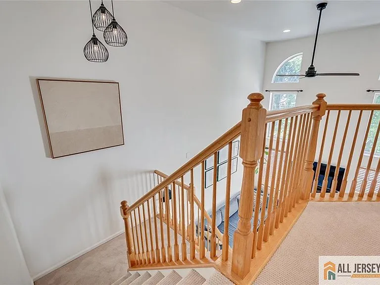 403 Somerset Ct — Photo 18