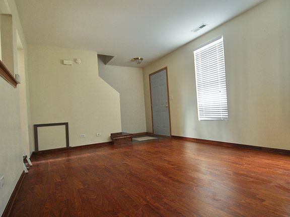 2nd image of 828 Symphony Dr