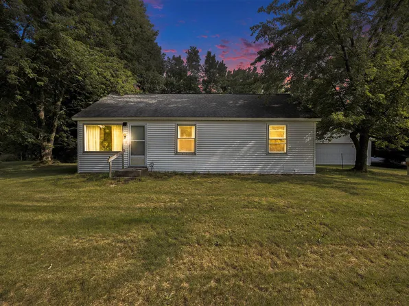 6555 W 24th St, Fremont, MI 49412