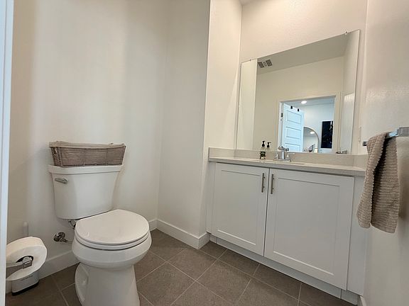 5th image of 259 N Magnolia Ave #2