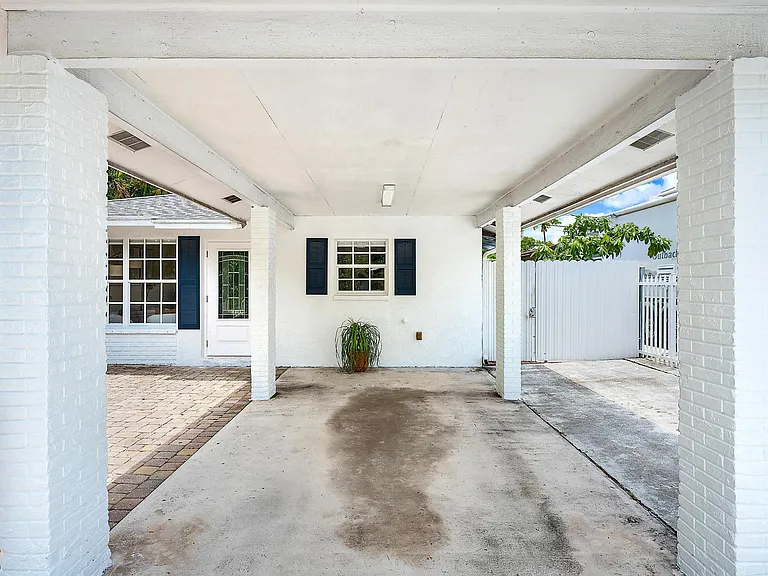 904 Ortega Rd — Photo 5