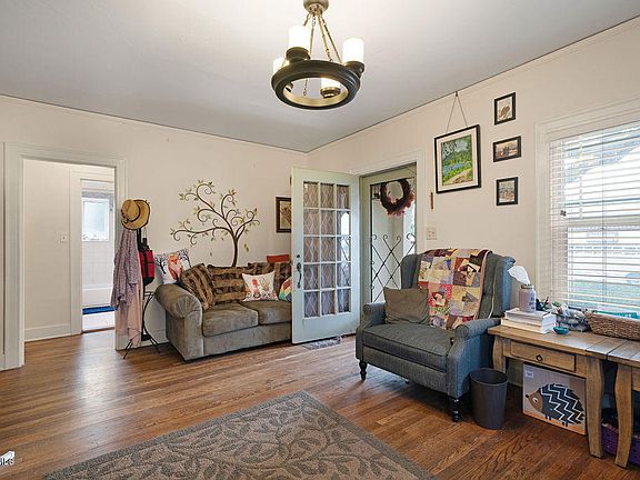 5th image of 1003 E Virginia Ter