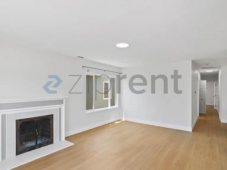 1835 Catherine St — Photo 8